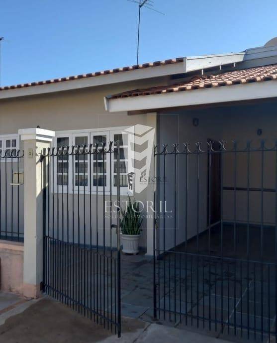 Casa à venda com 4 quartos, 150m² - Foto 2