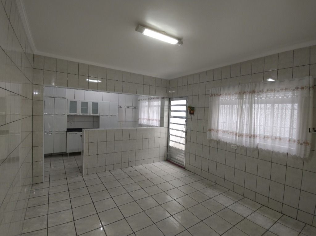 Casa à venda com 2 quartos, 210m² - Foto 1