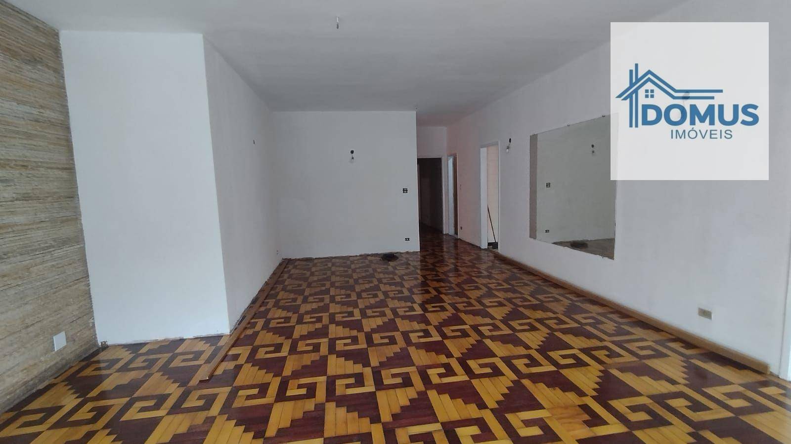 Casa à venda com 3 quartos, 200m² - Foto 4