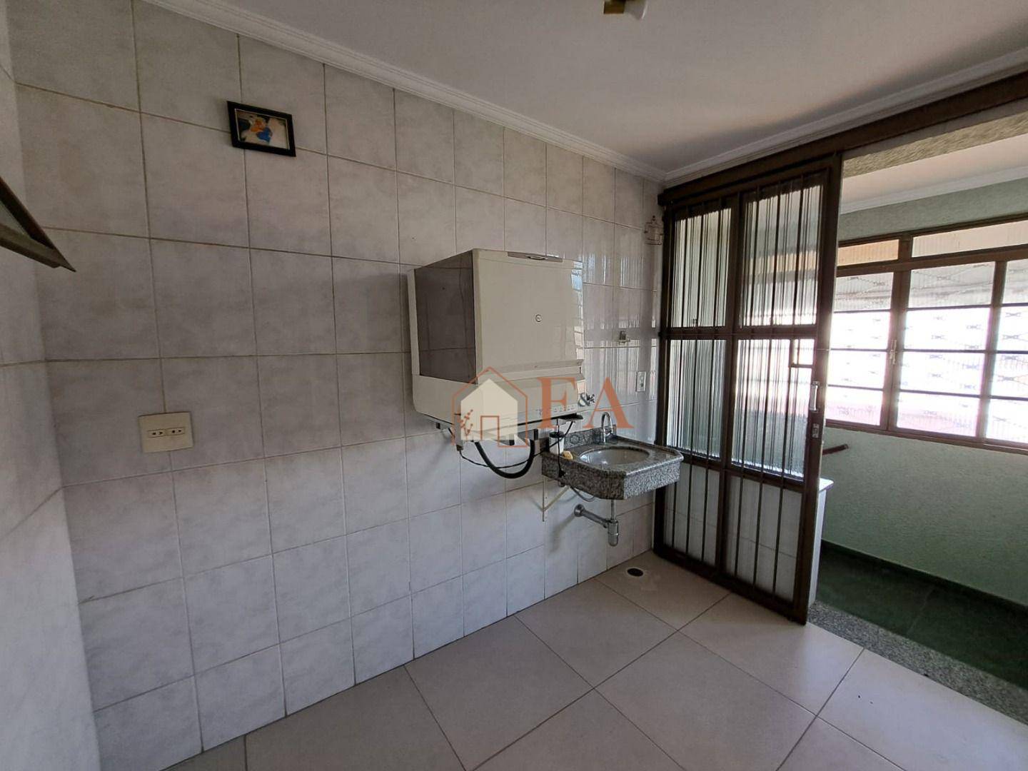 Casa à venda com 3 quartos, 244m² - Foto 13