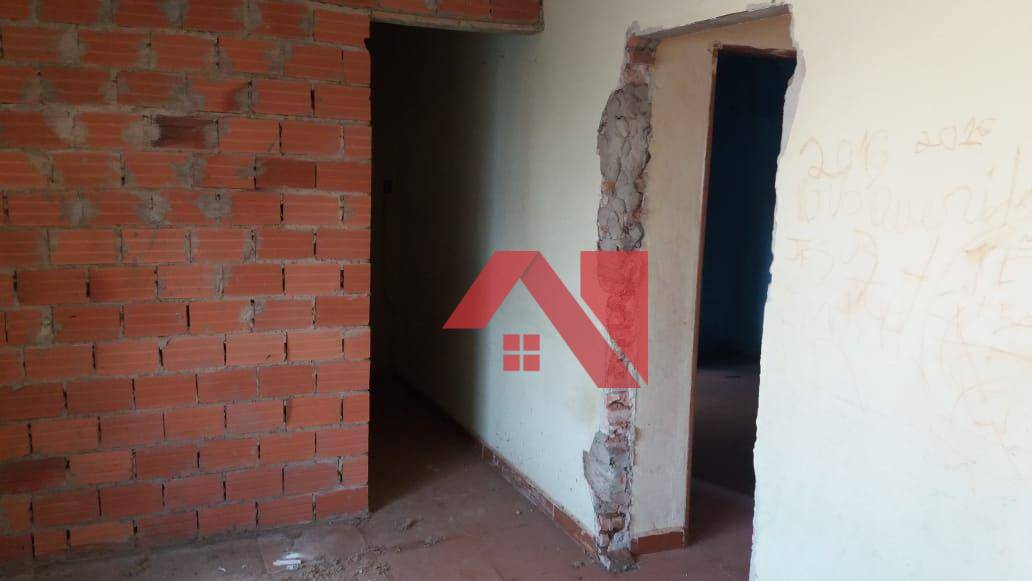 Casa à venda com 3 quartos, 180m² - Foto 2