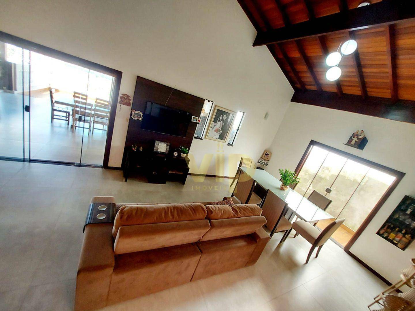 Casa à venda com 4 quartos, 300m² - Foto 19