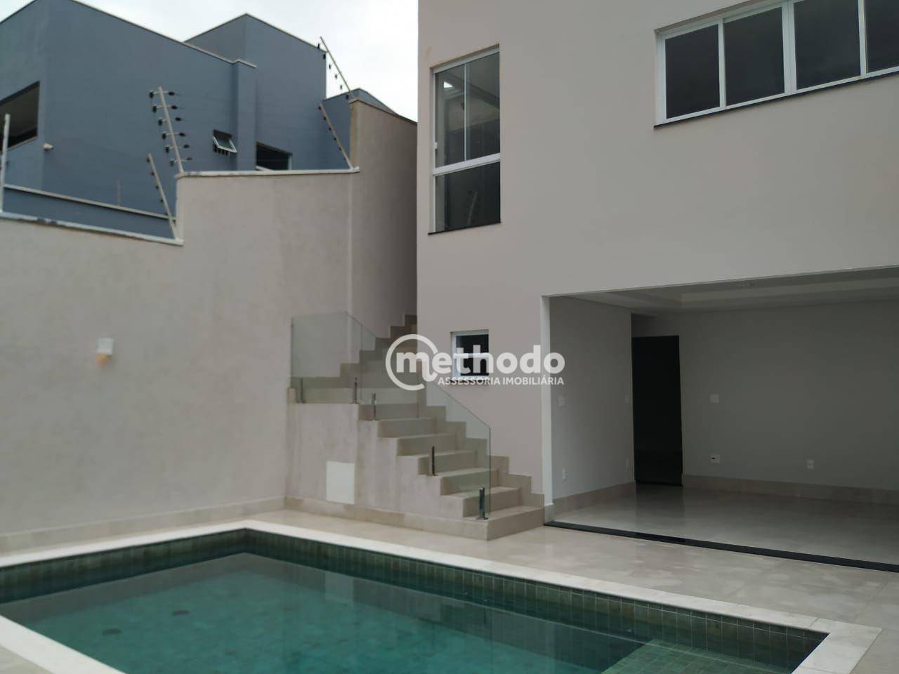 Casa à venda com 3 quartos, 214m² - Foto 5