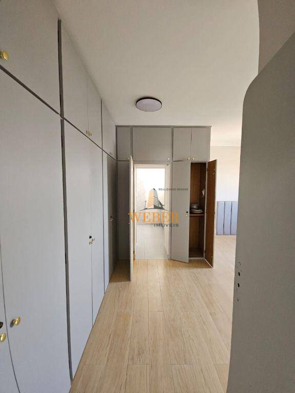 Apartamento à venda com 3 quartos, 180m² - Foto 6