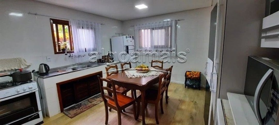 Casa à venda com 6 quartos, 300m² - Foto 9