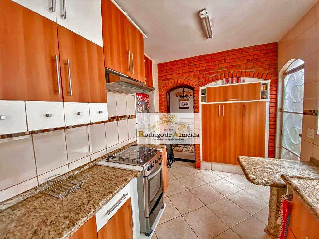 Casa à venda com 3 quartos, 238m² - Foto 7