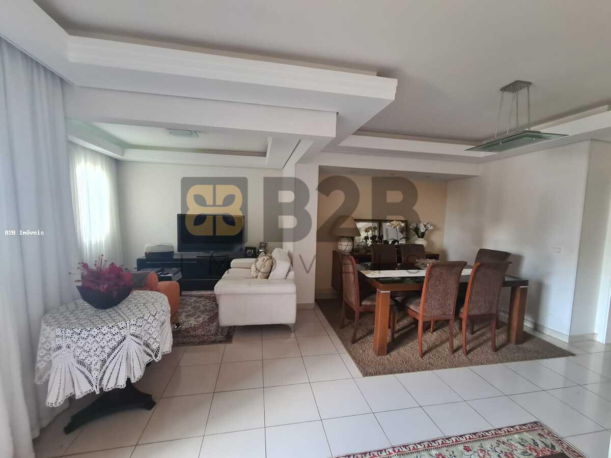 Apartamento à venda com 3 quartos, 150m² - Foto 8