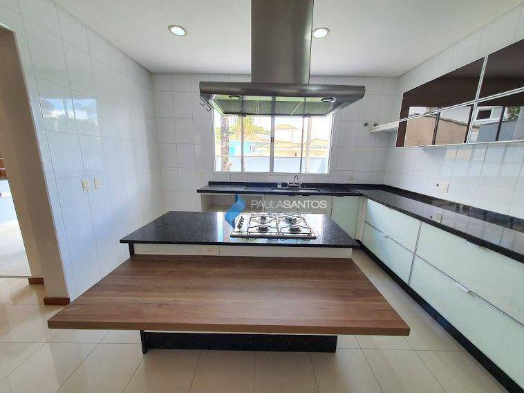 Casa de Condomínio para alugar com 3 quartos, 270m² - Foto 27