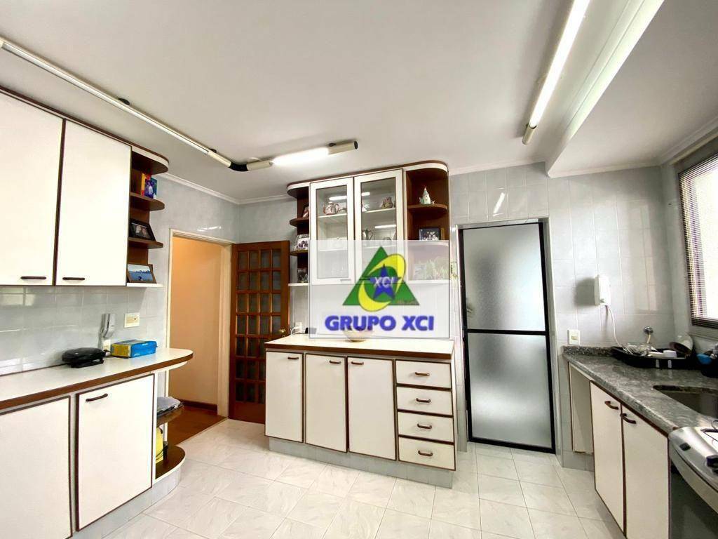 Apartamento à venda com 3 quartos, 107m² - Foto 15