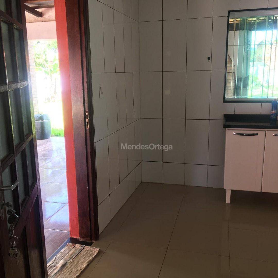 Casa para alugar com 2 quartos, 160m² - Foto 4