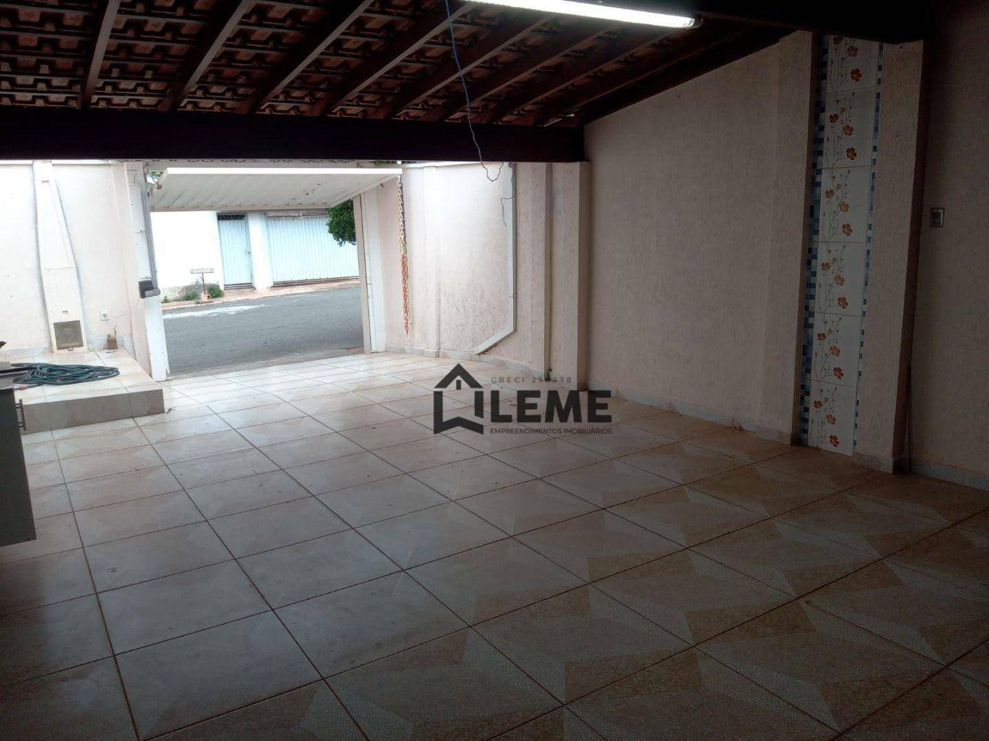 Casa à venda com 2 quartos, 204m² - Foto 4