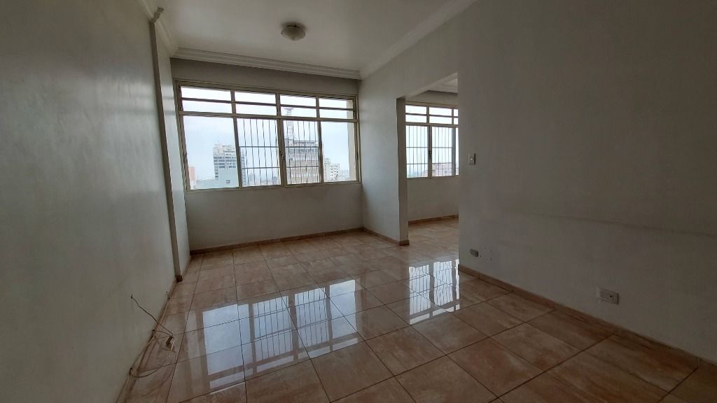 Apartamento à venda com 3 quartos, 130m² - Foto 2