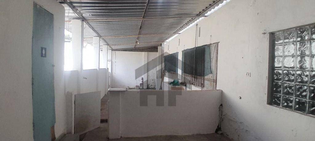 Casa para alugar com 3 quartos, 314m² - Foto 18