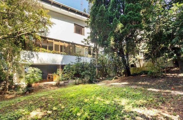 Casa à venda com 6 quartos, 900m² - Foto 2