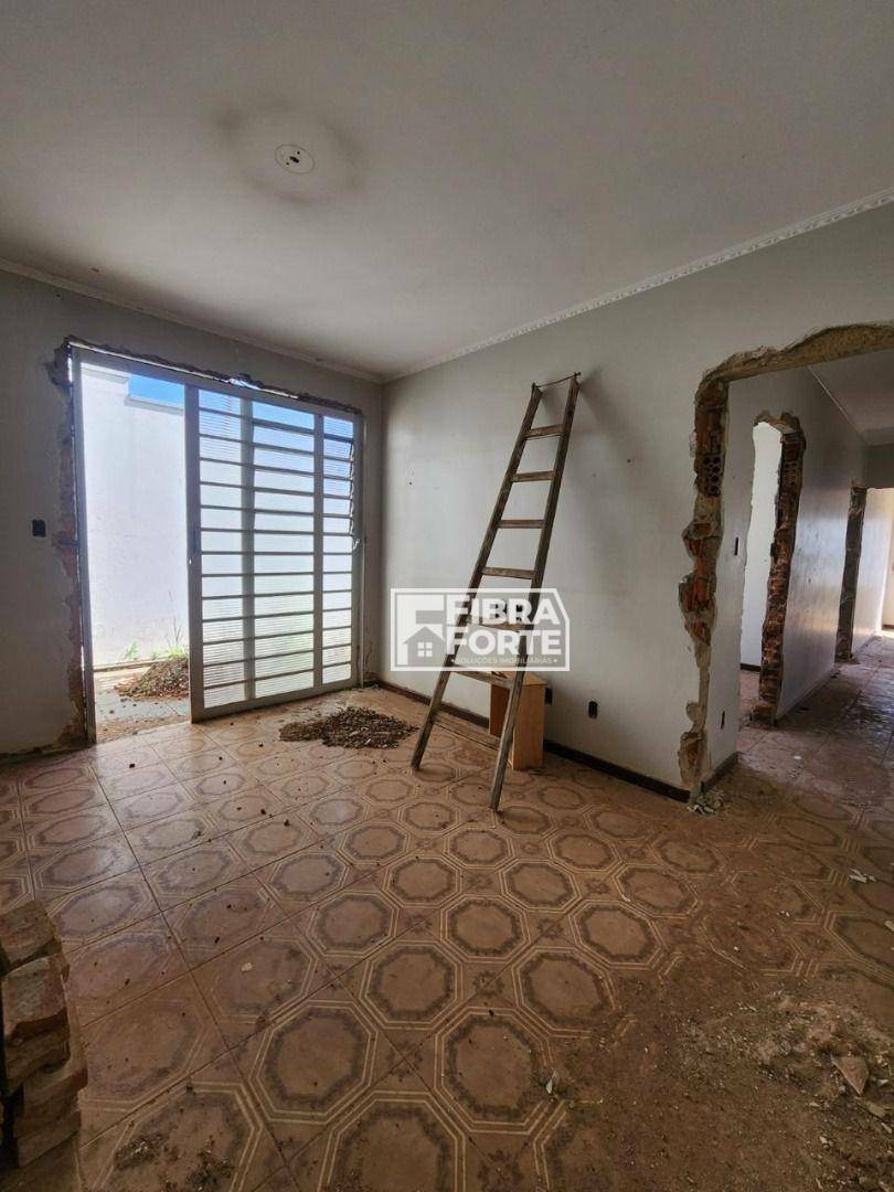 Casa para alugar com 2 quartos, 150m² - Foto 3