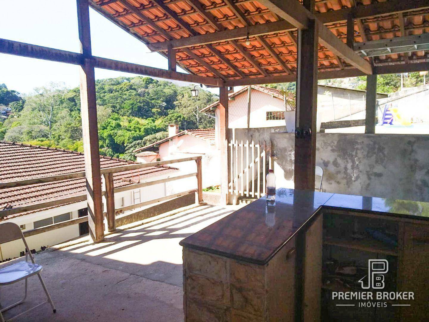 Casa à venda com 6 quartos, 250m² - Foto 14