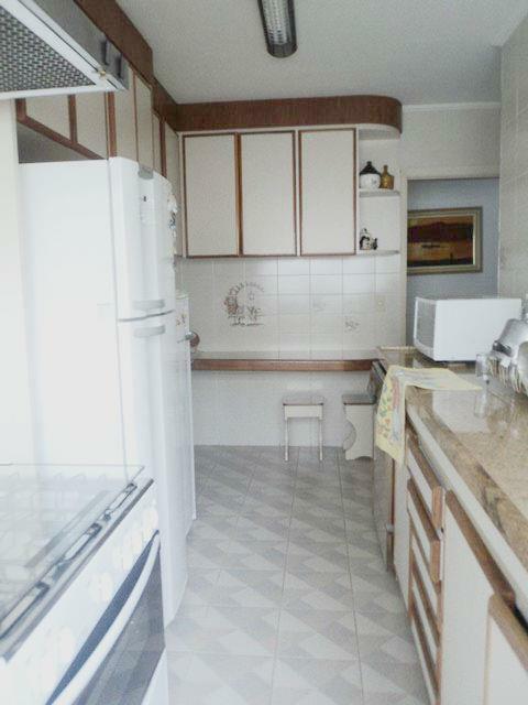 Apartamento para alugar com 3 quartos, 185m² - Foto 16