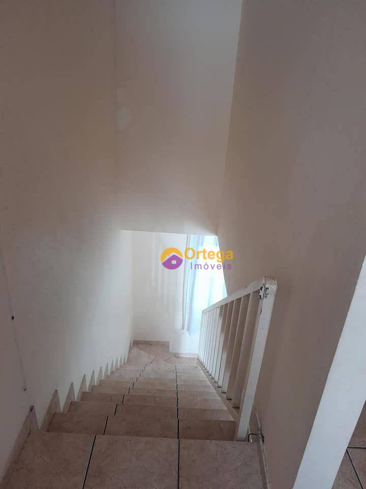 Casa à venda com 2 quartos, 200m² - Foto 9