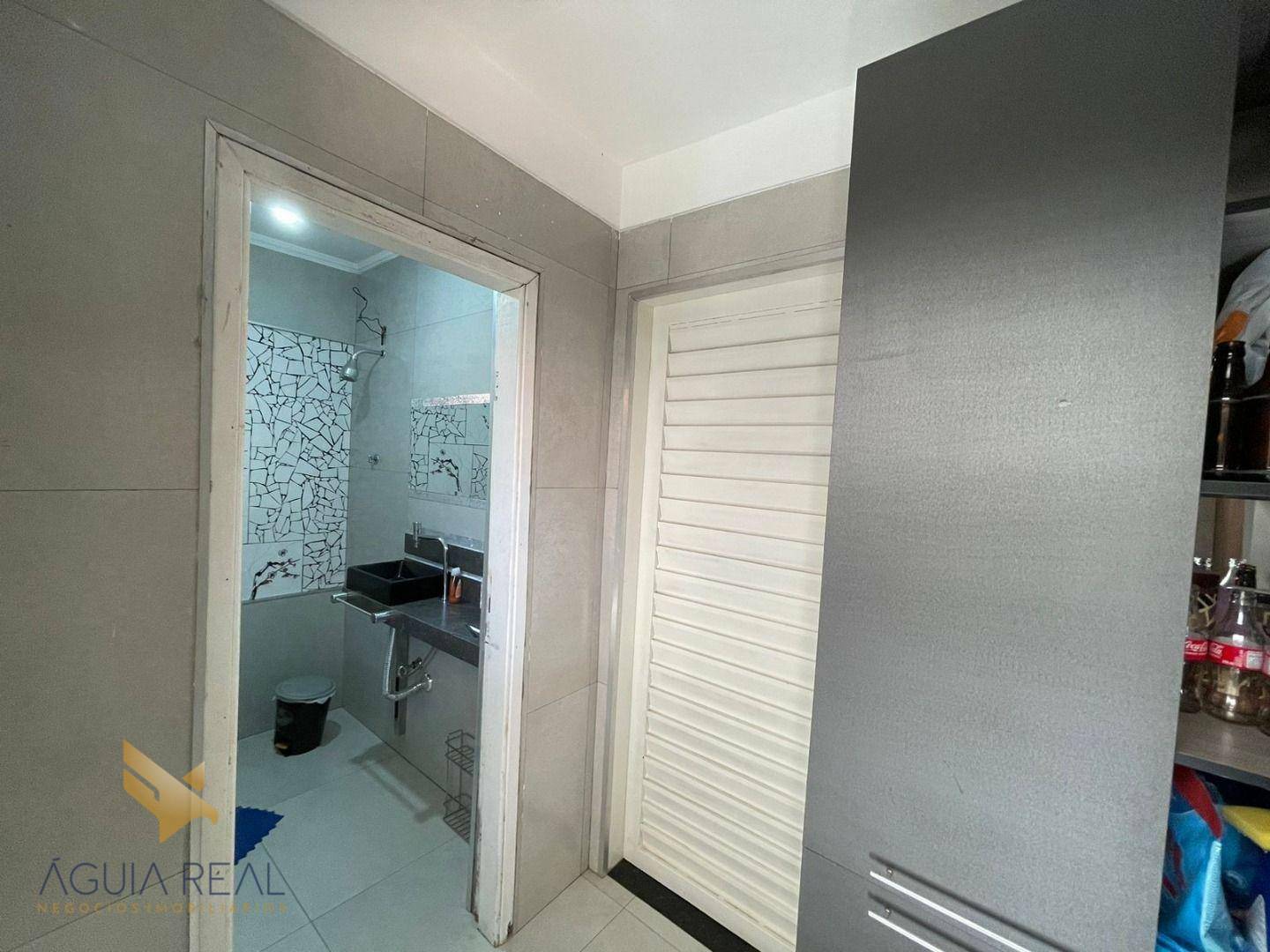 Casa à venda com 4 quartos, 230m² - Foto 22