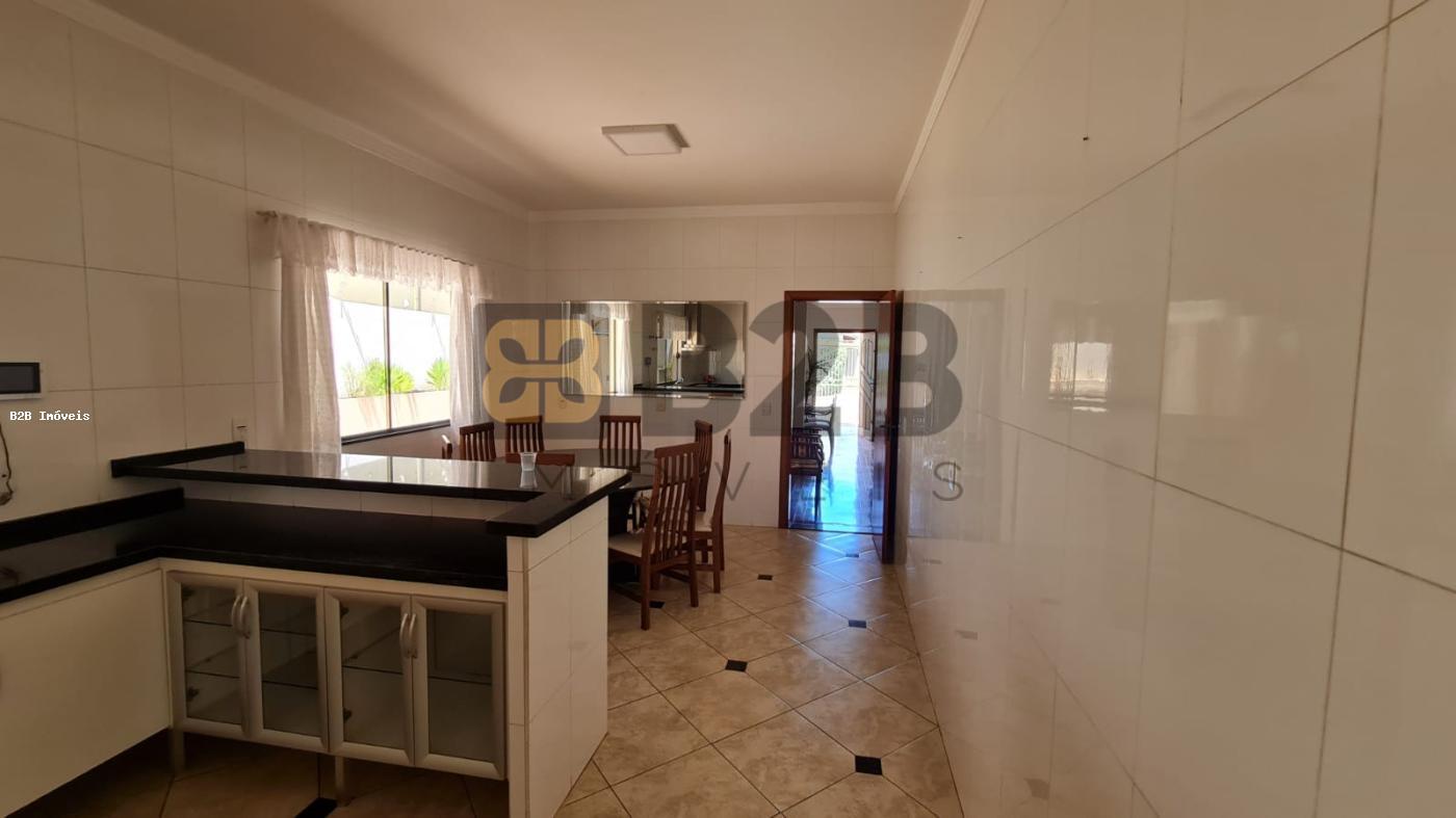 Casa à venda com 3 quartos, 270m² - Foto 10