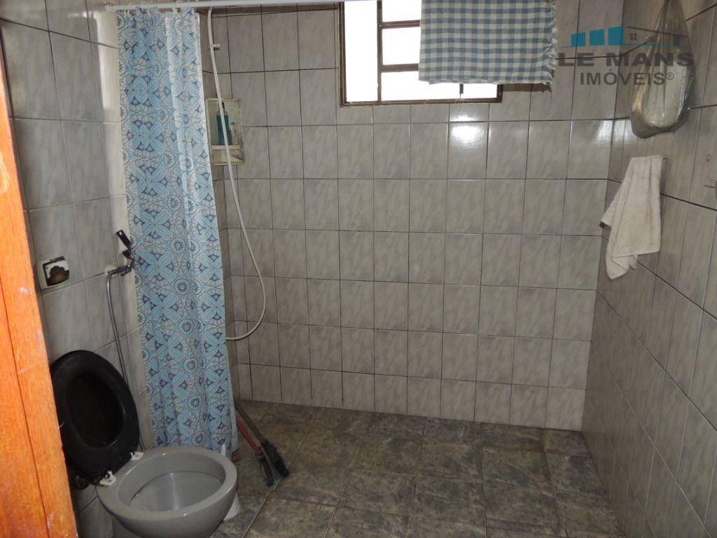 Casa à venda com 3 quartos, 300m² - Foto 16