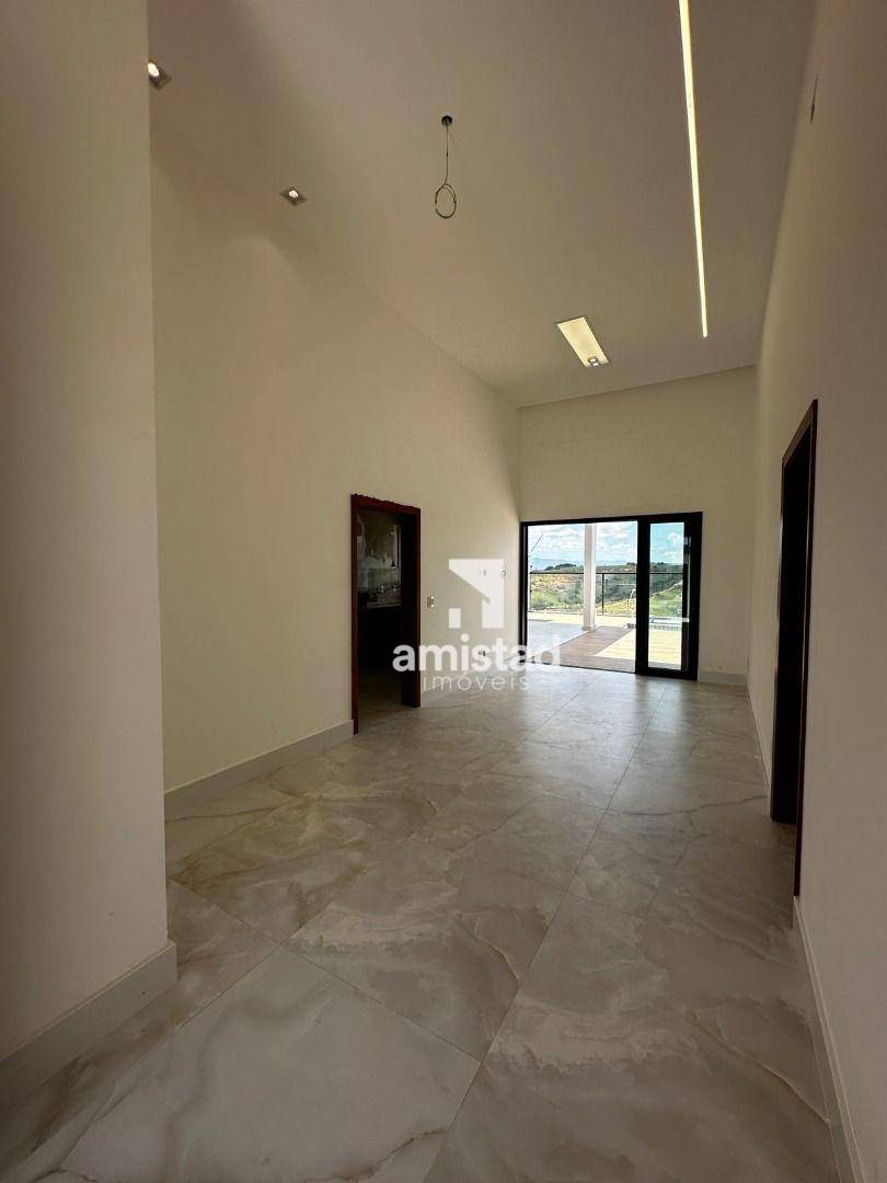 Casa à venda com 3 quartos, 218m² - Foto 16