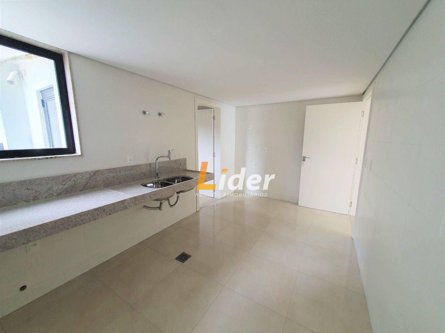 Apartamento à venda com 4 quartos, 170m² - Foto 22