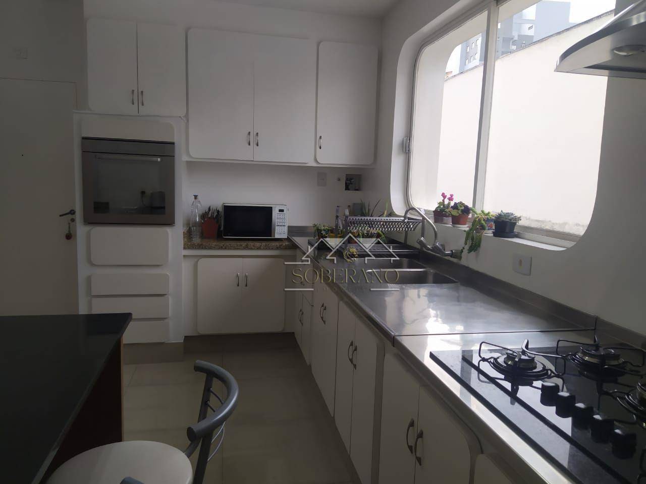 Apartamento à venda com 4 quartos, 192m² - Foto 2