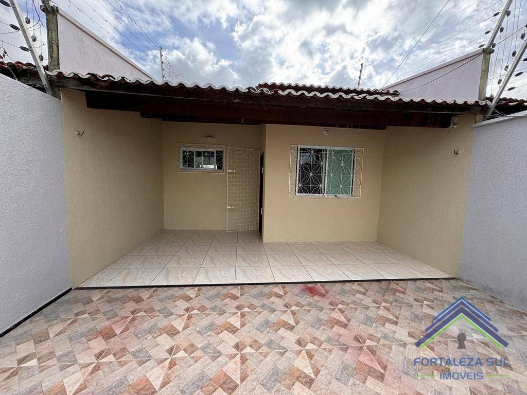 Casa à venda com 3 quartos, 88m² - Foto 1