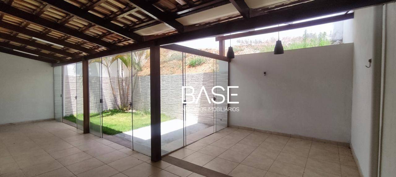 Casa, 3 quartos, 190 m² - Foto 1