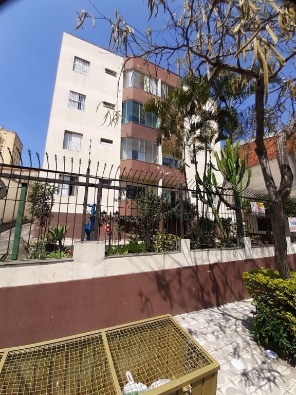 Apartamento à venda com 2 quartos, 64m² - Foto 2