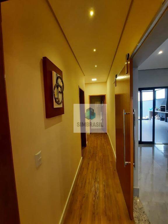 Casa à venda com 3 quartos, 244m² - Foto 4