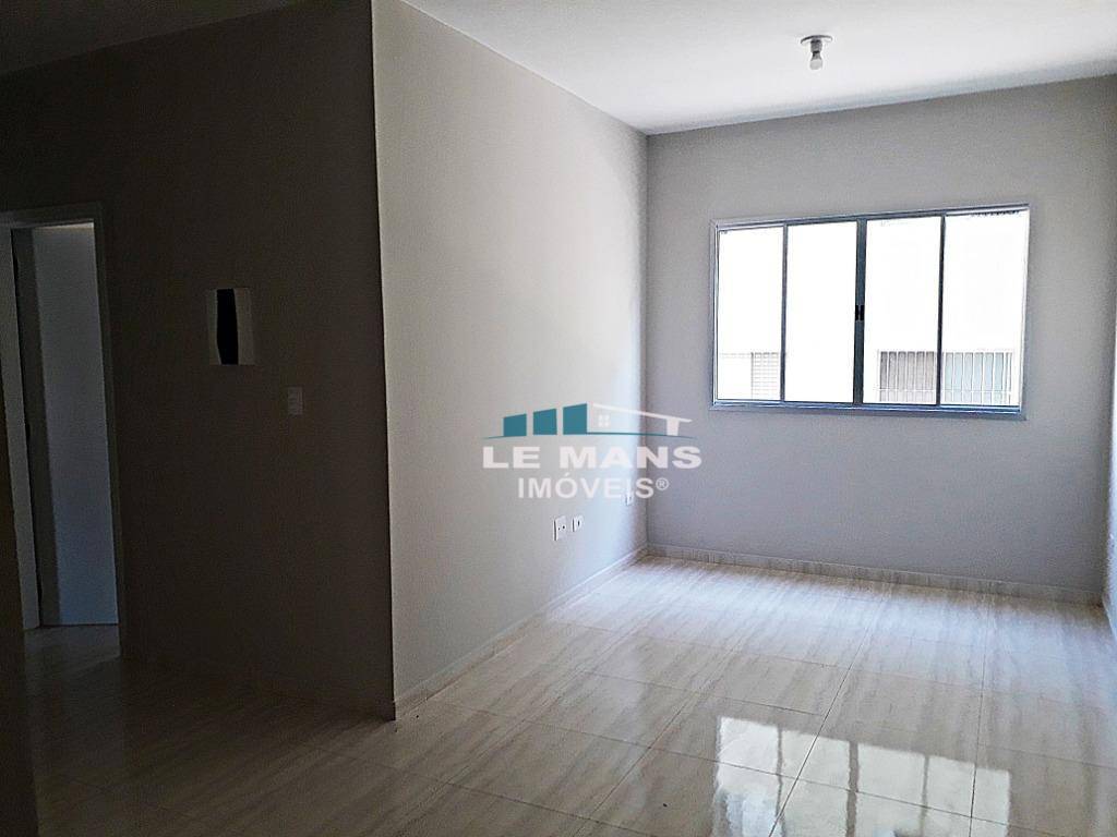 Apartamento à venda com 3 quartos, 70m² - Foto 3