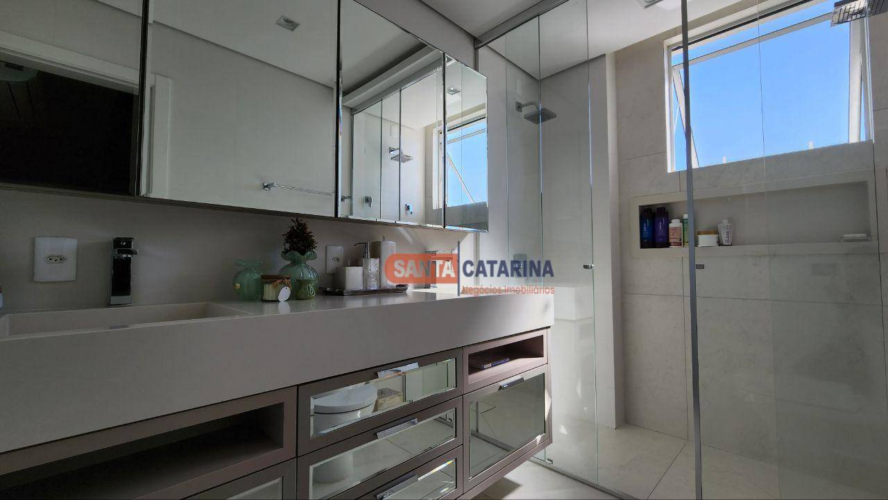 Apartamento à venda com 3 quartos, 143m² - Foto 19