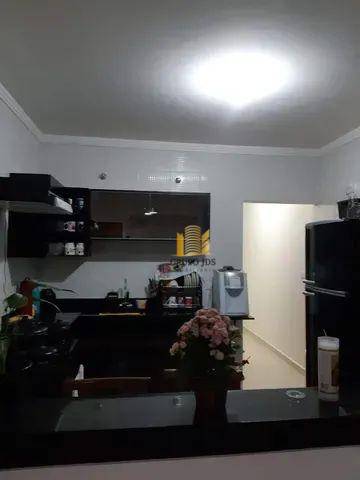 Casa à venda com 3 quartos, 79m² - Foto 1