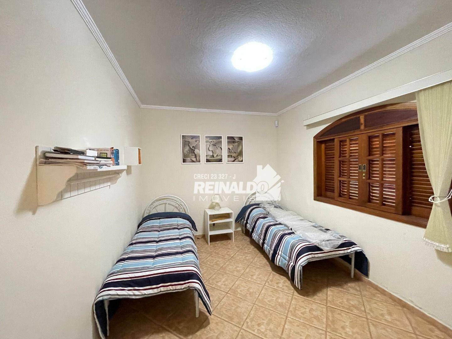 Casa de Condomínio à venda com 4 quartos, 360m² - Foto 4