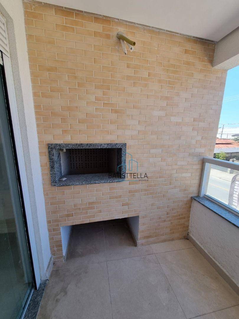 Apartamento à venda com 2 quartos, 64m² - Foto 3