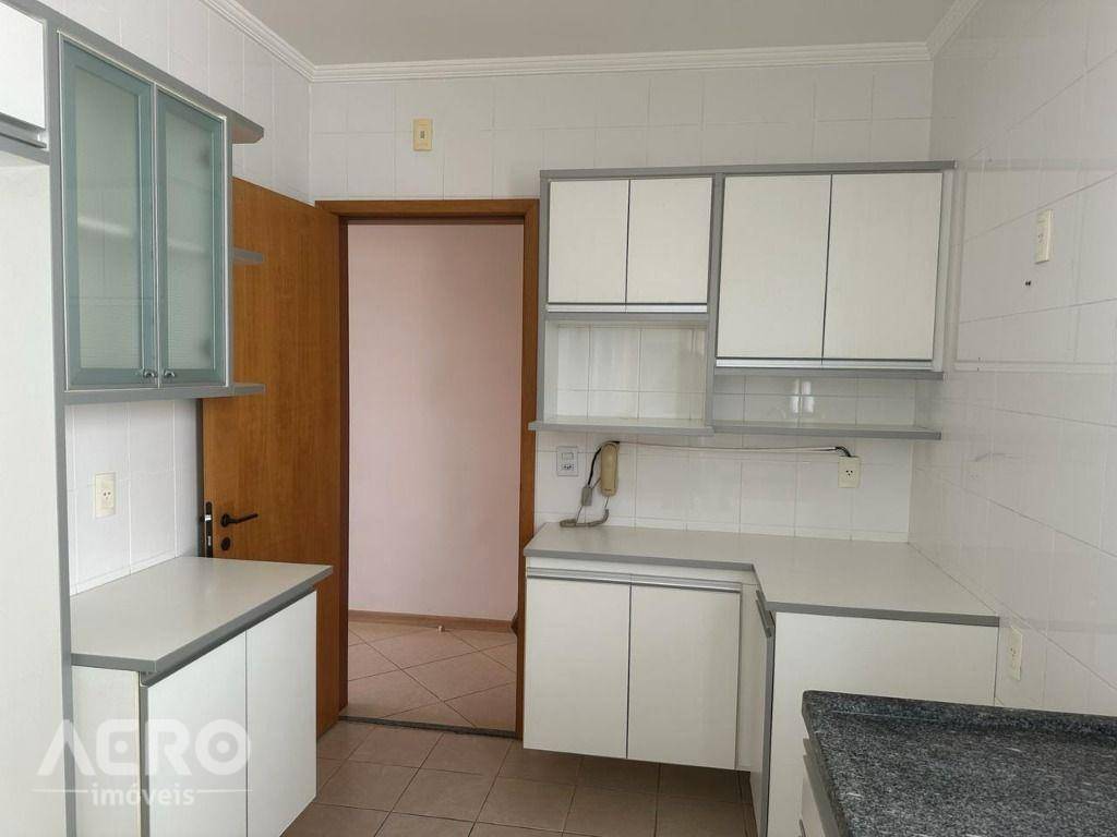 Apartamento à venda com 3 quartos, 84m² - Foto 11