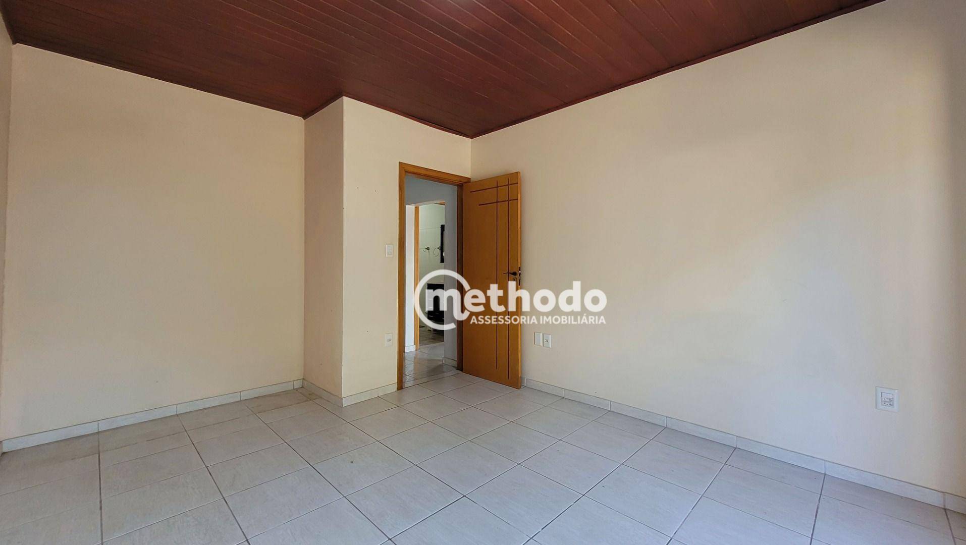 Casa à venda com 6 quartos, 250m² - Foto 36