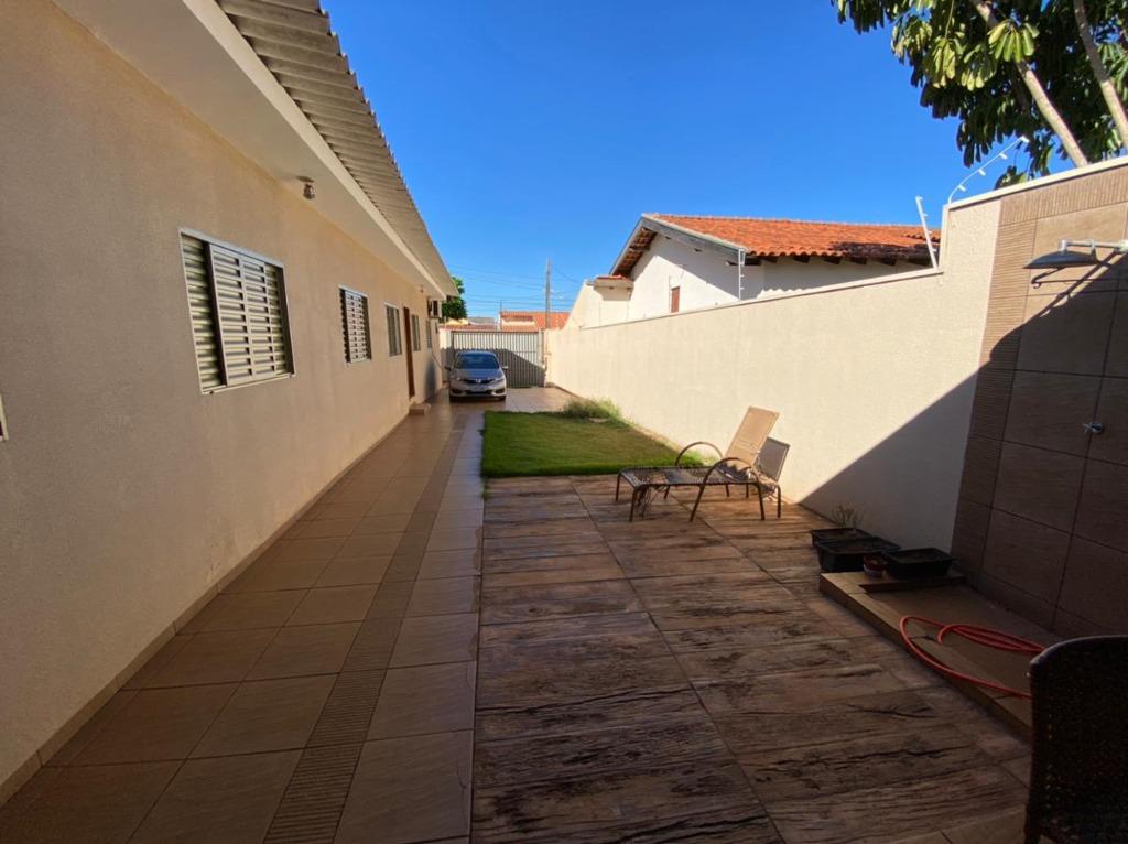 Casa à venda com 5 quartos, 190m² - Foto 18