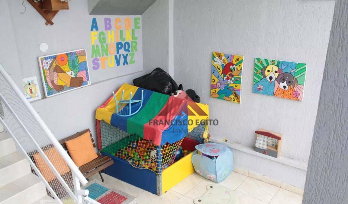 Casa à venda com 4 quartos, 250m² - Foto 28