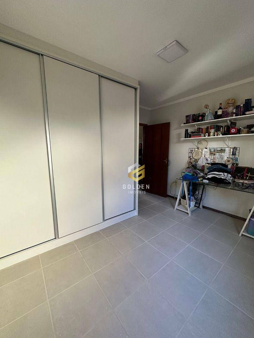 Casa à venda com 3 quartos, 190m² - Foto 12