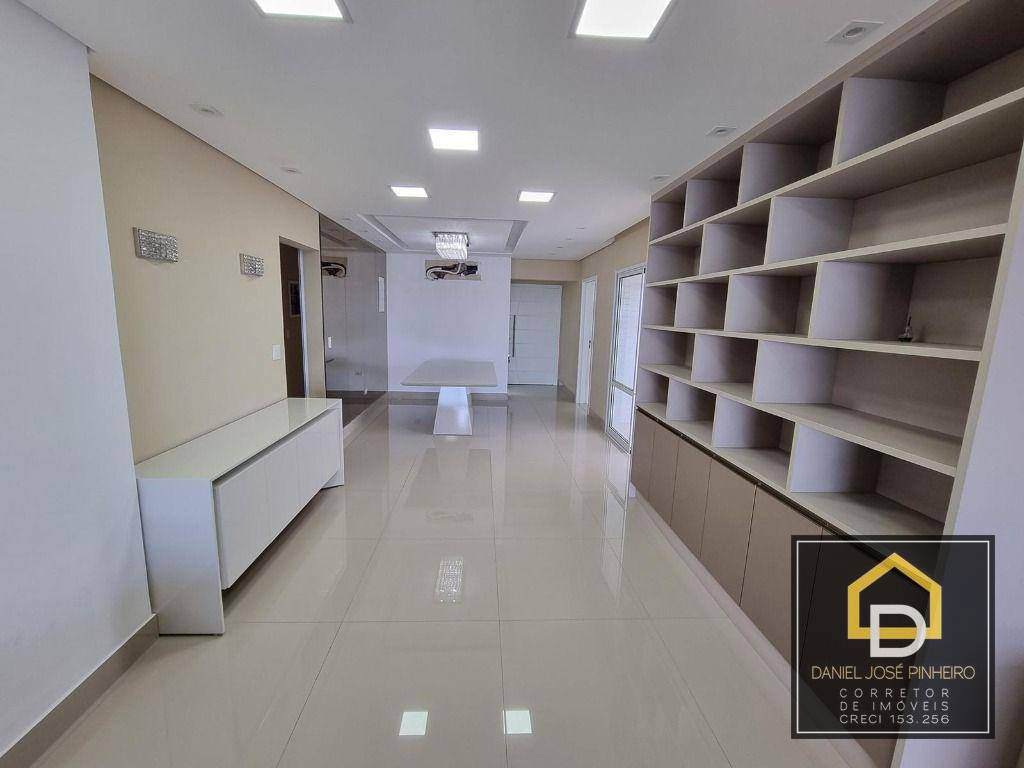 Apartamento à venda com 4 quartos, 213m² - Foto 12