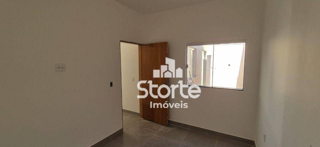 Casa à venda com 3 quartos, 72m² - Foto 6