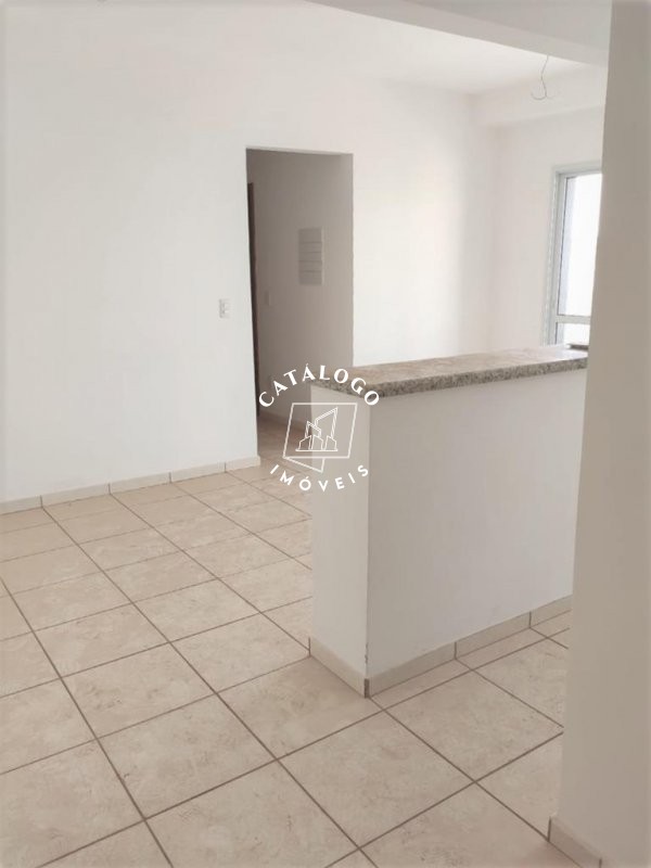 Apartamento à venda com 2 quartos, 62m² - Foto 2