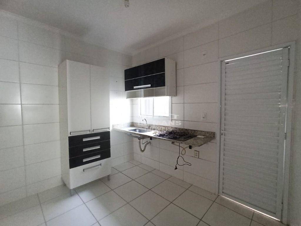 Casa à venda com 2 quartos, 100m² - Foto 3