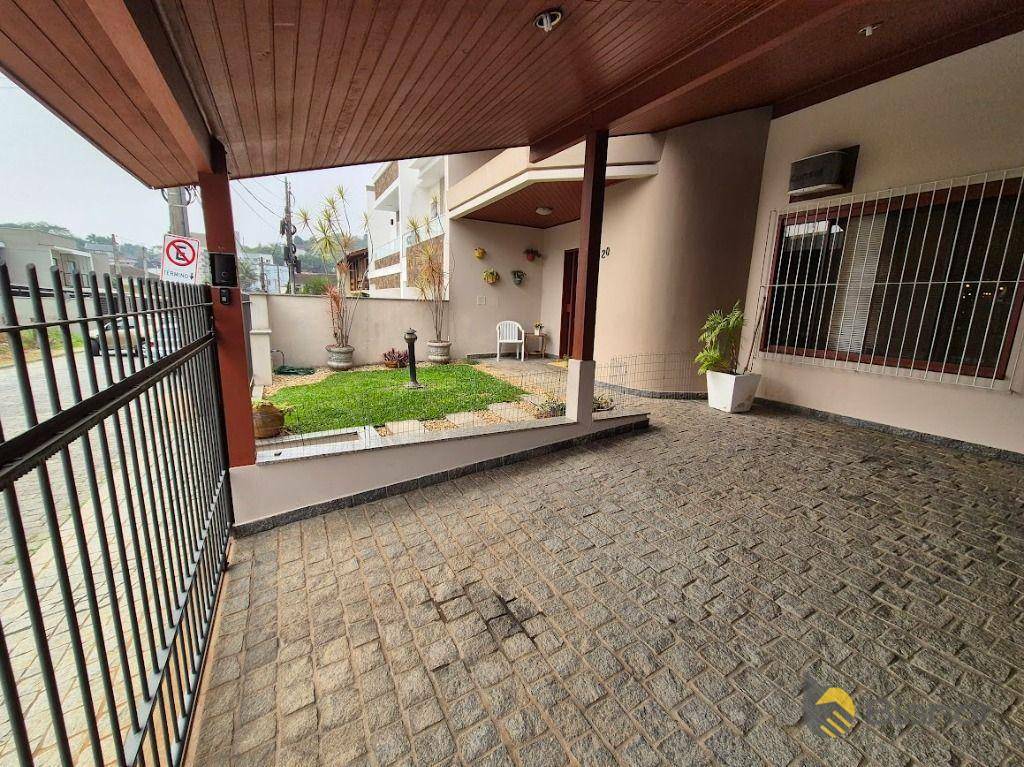 Casa à venda com 4 quartos, 190m² - Foto 22