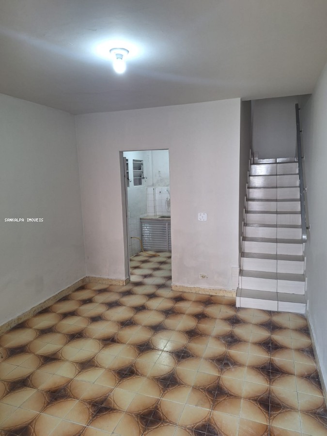 Casa para alugar com 1 quarto, 60m² - Foto 7