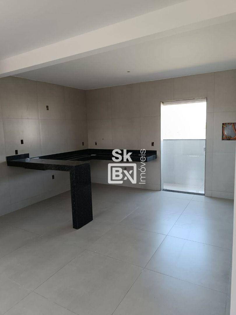 Apartamento à venda com 3 quartos, 81m² - Foto 2