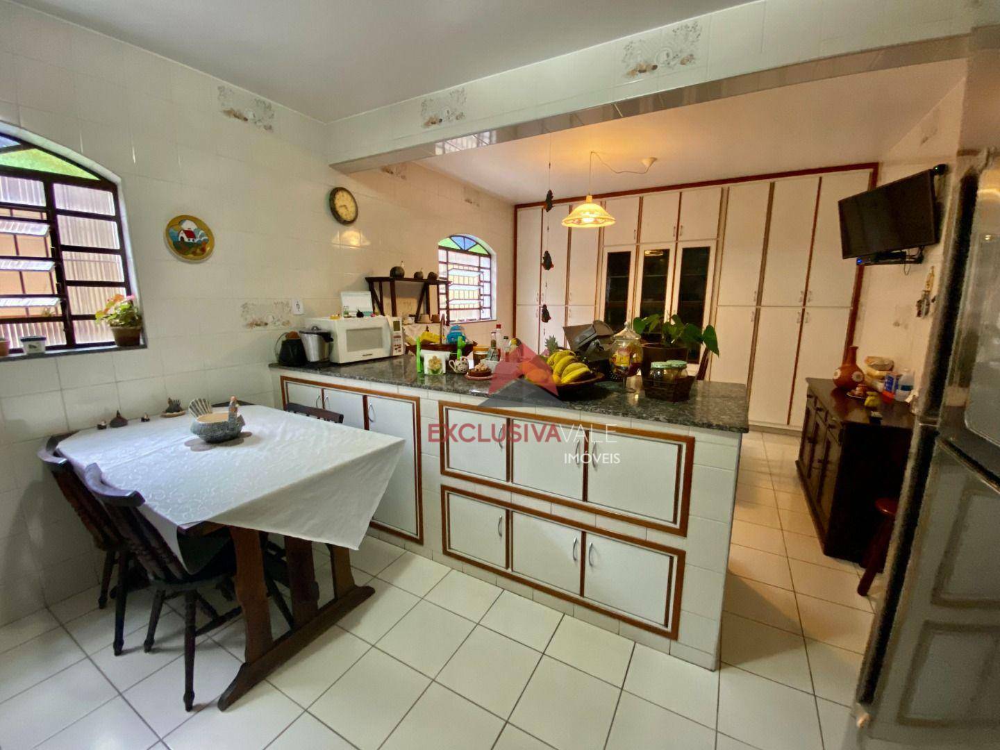 Casa à venda com 4 quartos, 326m² - Foto 6